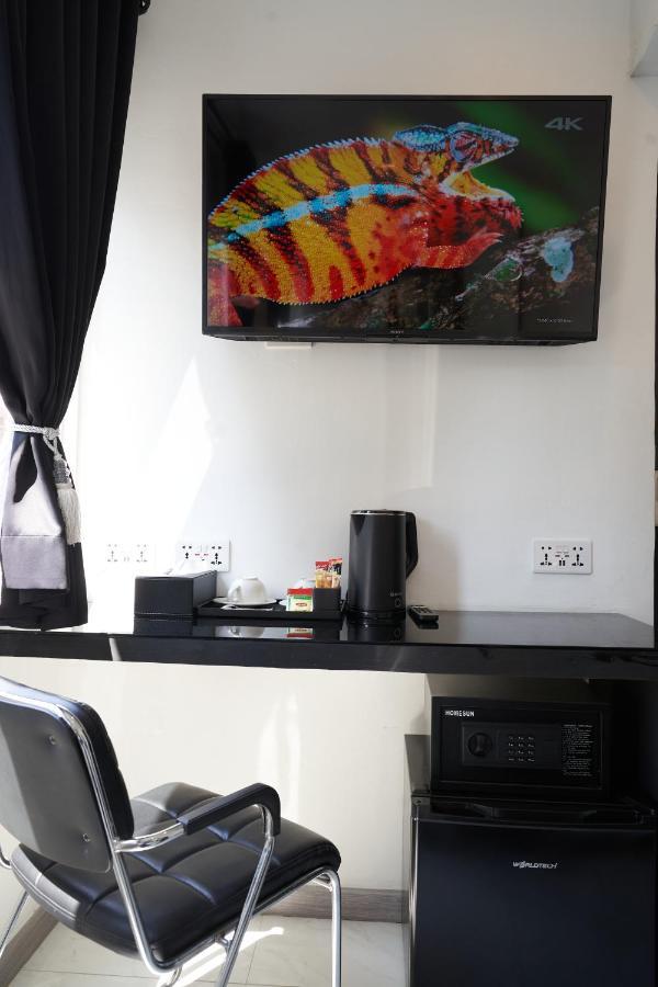 Thonglor Suites Hotel กรุงเทพมหานคร ภายนอก รูปภาพ