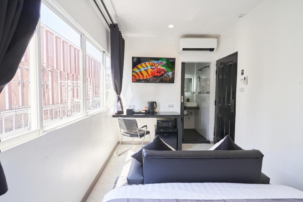 Thonglor Suites Hotel กรุงเทพมหานคร ภายนอก รูปภาพ