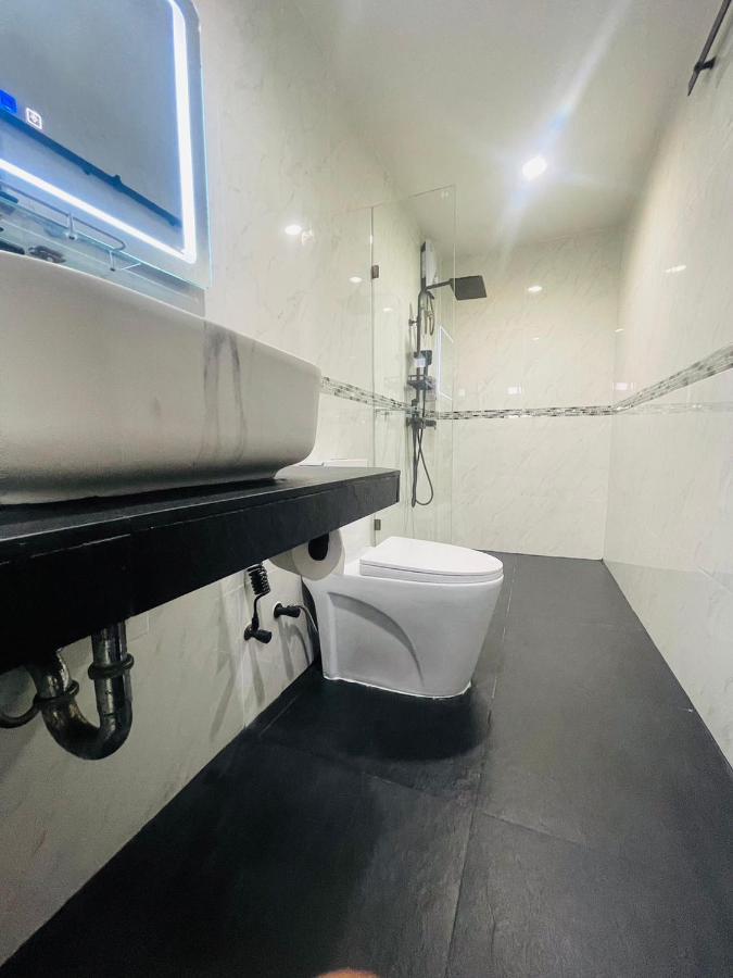 Thonglor Suites Hotel กรุงเทพมหานคร ภายนอก รูปภาพ