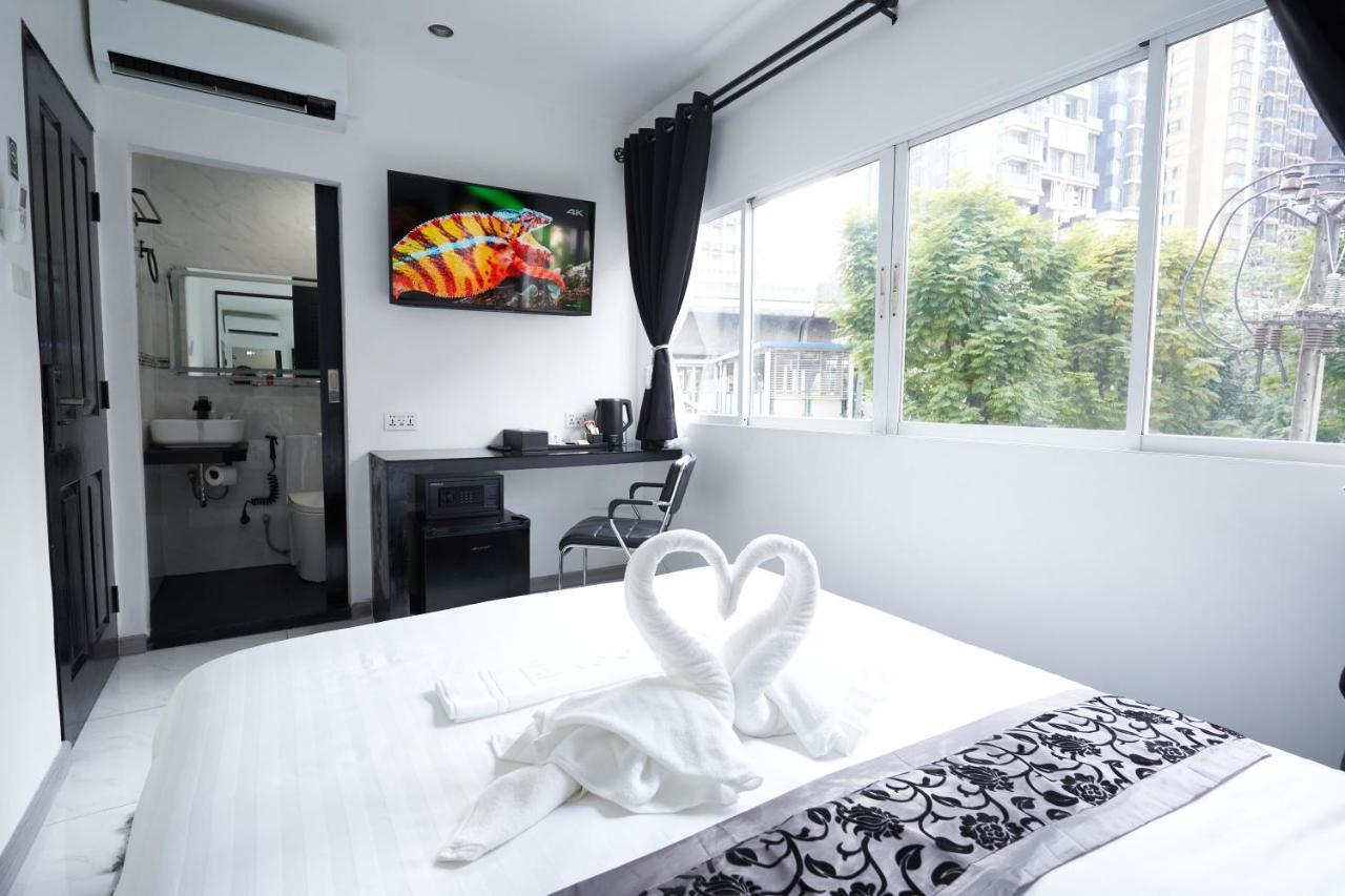 Thonglor Suites Hotel กรุงเทพมหานคร ภายนอก รูปภาพ