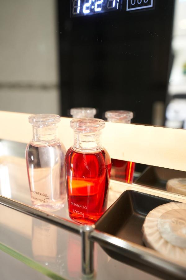 Thonglor Suites Hotel กรุงเทพมหานคร ภายนอก รูปภาพ