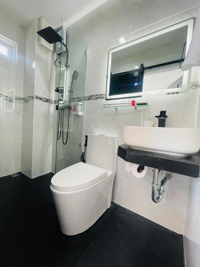 Thonglor Suites Hotel กรุงเทพมหานคร ภายนอก รูปภาพ
