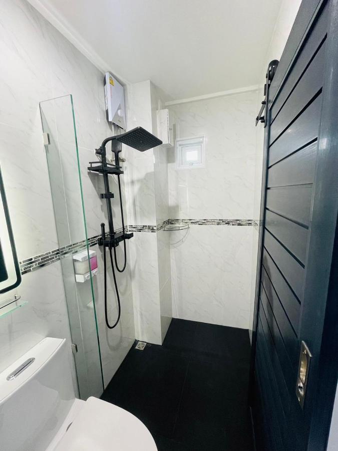 Thonglor Suites Hotel กรุงเทพมหานคร ภายนอก รูปภาพ