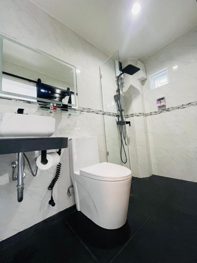 Thonglor Suites Hotel กรุงเทพมหานคร ภายนอก รูปภาพ