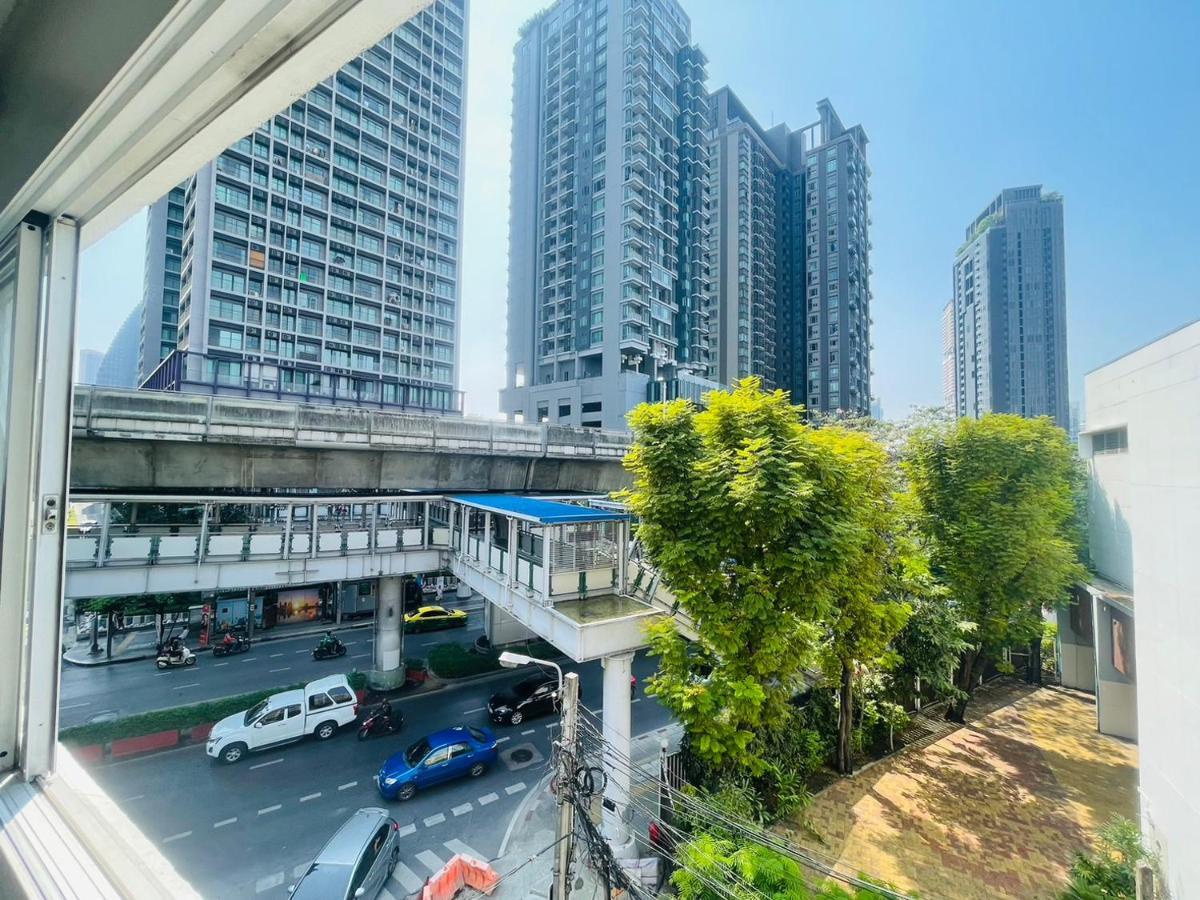 Thonglor Suites Hotel กรุงเทพมหานคร ภายนอก รูปภาพ