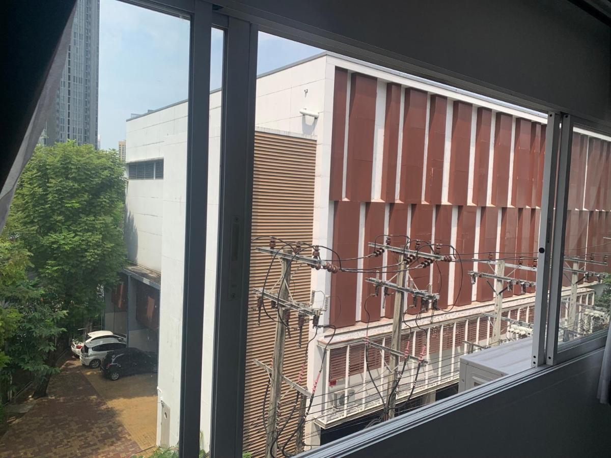 Thonglor Suites Hotel กรุงเทพมหานคร ภายนอก รูปภาพ