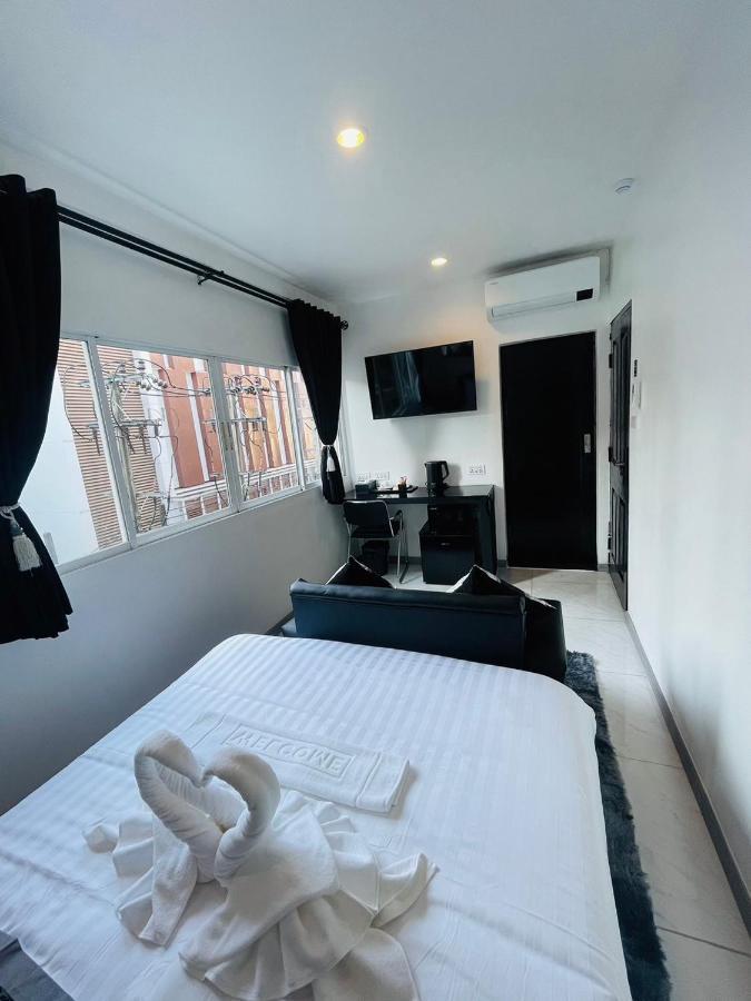 Thonglor Suites Hotel กรุงเทพมหานคร ภายนอก รูปภาพ
