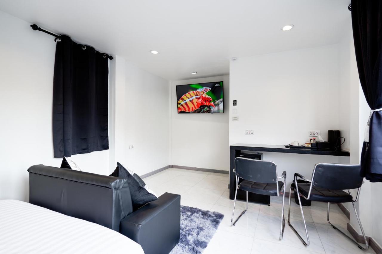 Thonglor Suites Hotel กรุงเทพมหานคร ภายนอก รูปภาพ